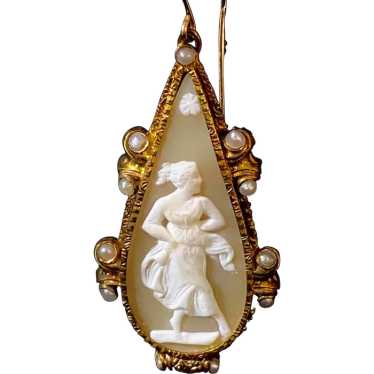French Antique 18k Cameo earrings - image 1