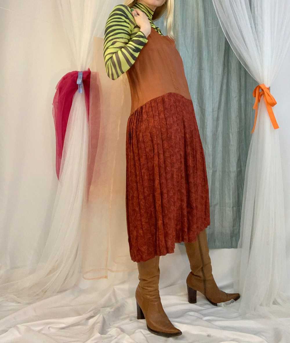 Silky terracotta pleated dress - image 6