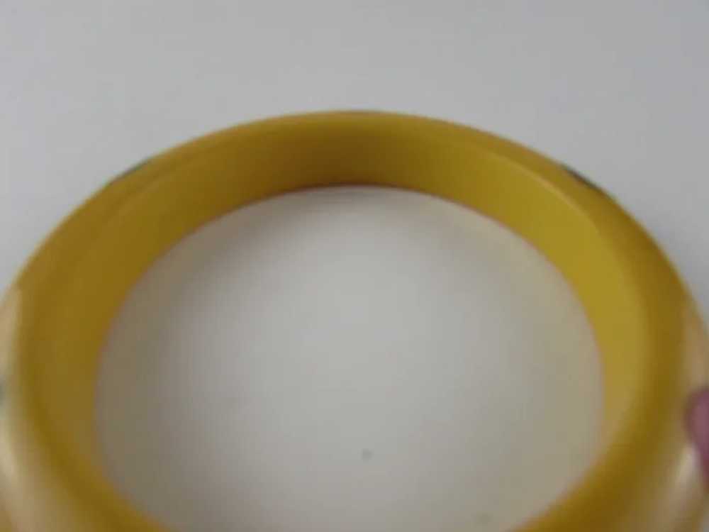Bakelite Gumdrop Bangle in Cream Corn with Red an… - image 11