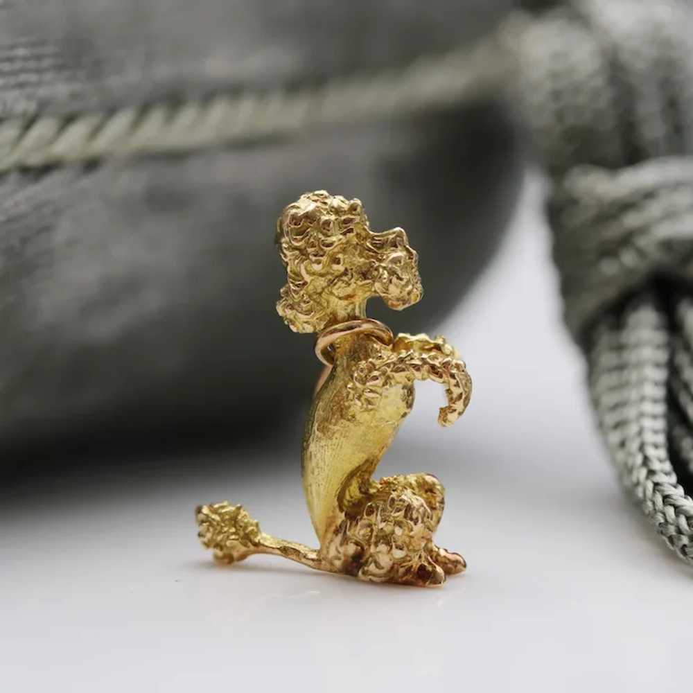 French 1960s 18 Karat Yellow Gold Sitting Poodle … - image 3