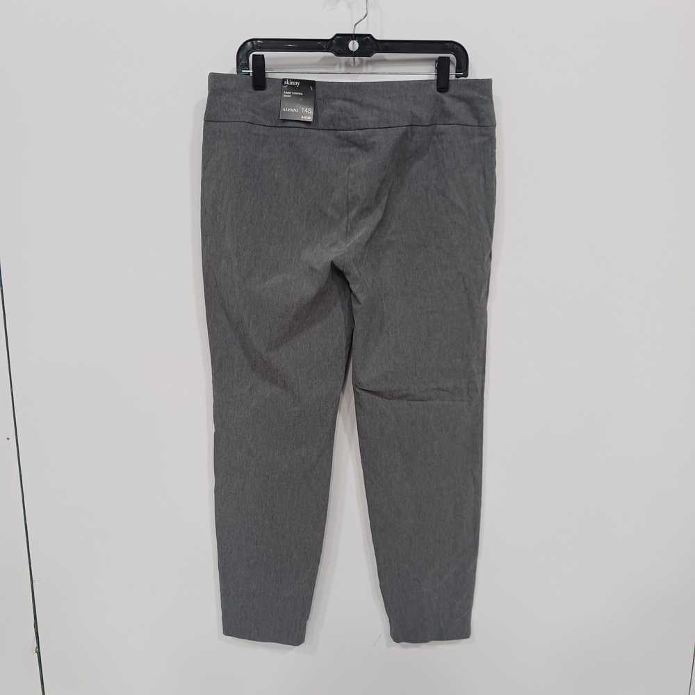 Alfani Tummy Control Short Women's Gray Pants Siz… - image 2