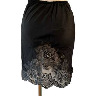 Vassarette Black Lace Trim Hem Elastic Waist Pull On Nightwear
