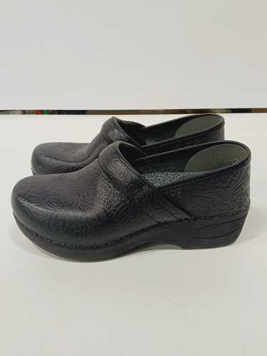 Dansko Women's Black Tooled Leather Clogs Size 37 - image 1