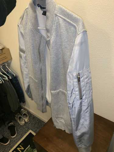 Divided Grey bomber