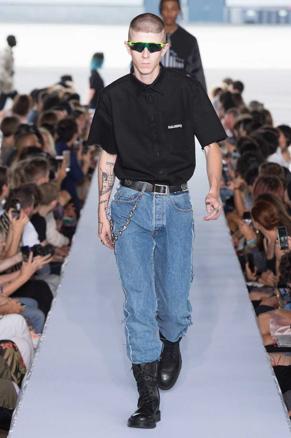 Vetements Vetements SS19 Gimp Hole Embroidered Sh… - image 7