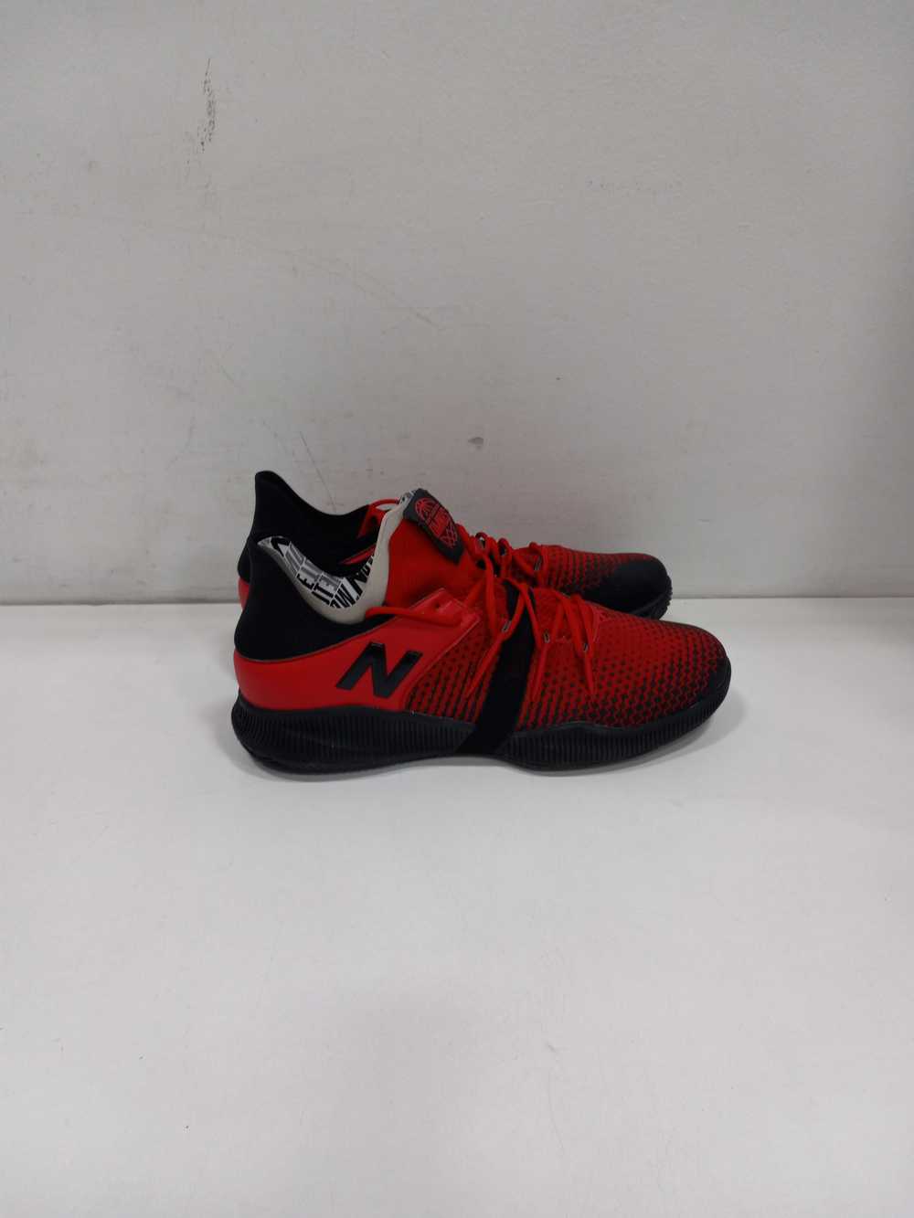 New Balance Men's Omn1s Black/Red Basketball Shoe… - image 3