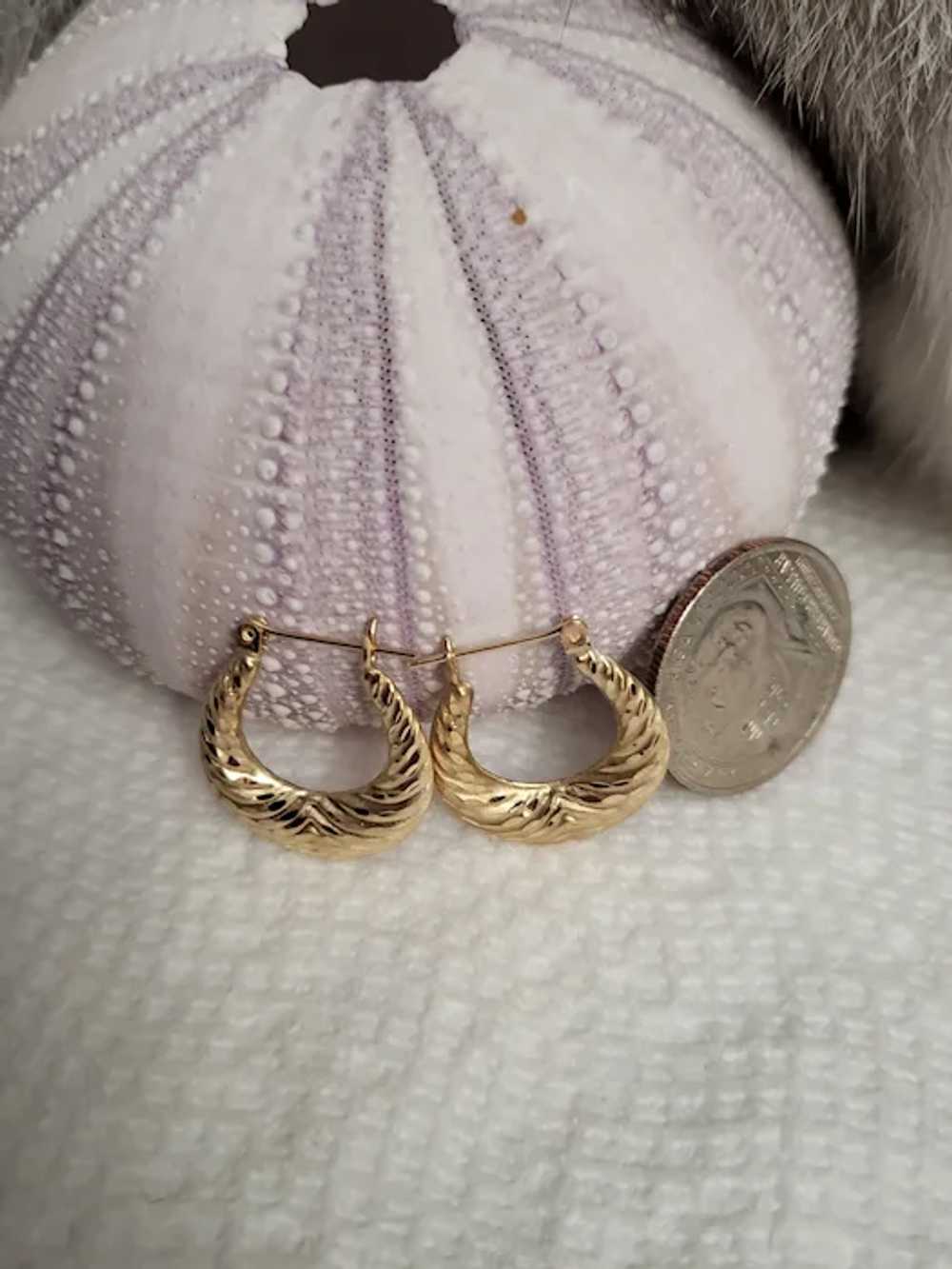 14K Gold Hoops Wave 2.4 Grams Textured Earrings - image 2