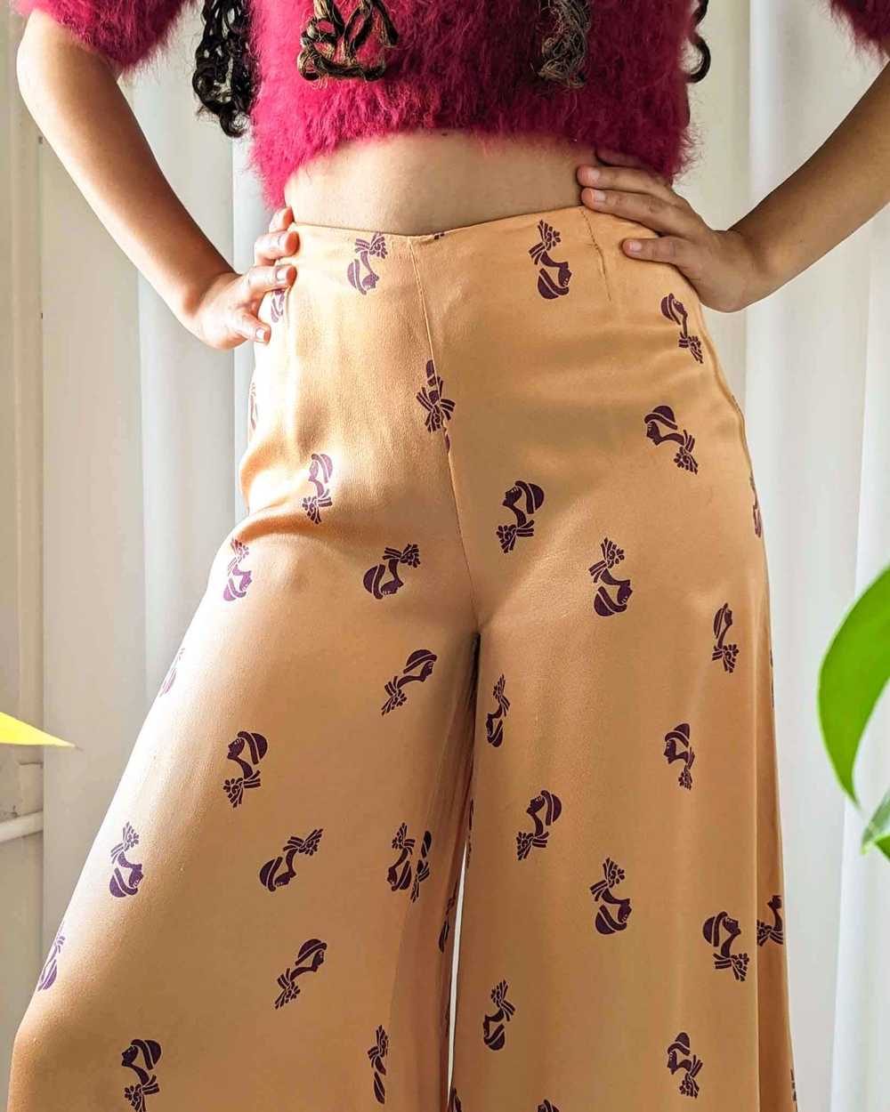 70s Novelty Ladies Print Pants - image 4