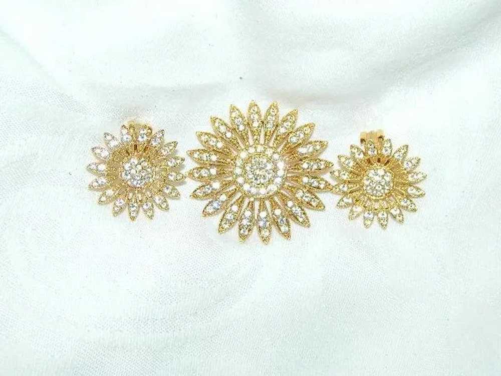 Crystal Daisy Brooch and Earrings Set - image 2