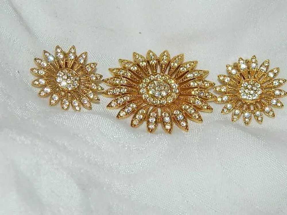Crystal Daisy Brooch and Earrings Set - image 3