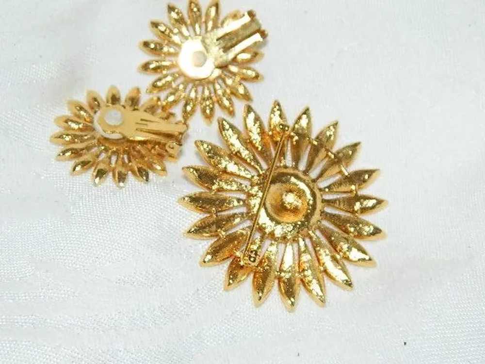 Crystal Daisy Brooch and Earrings Set - image 4