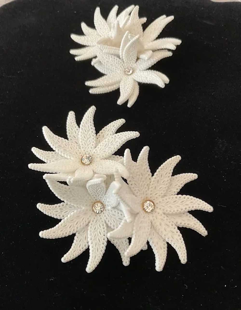 Vintage White Plastic Huge Flower Earrings - image 2