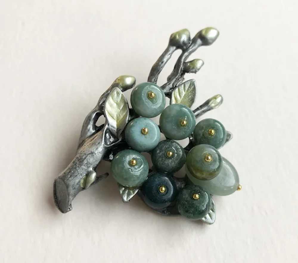 Green agate berries brooch silver tone, stone lea… - image 4