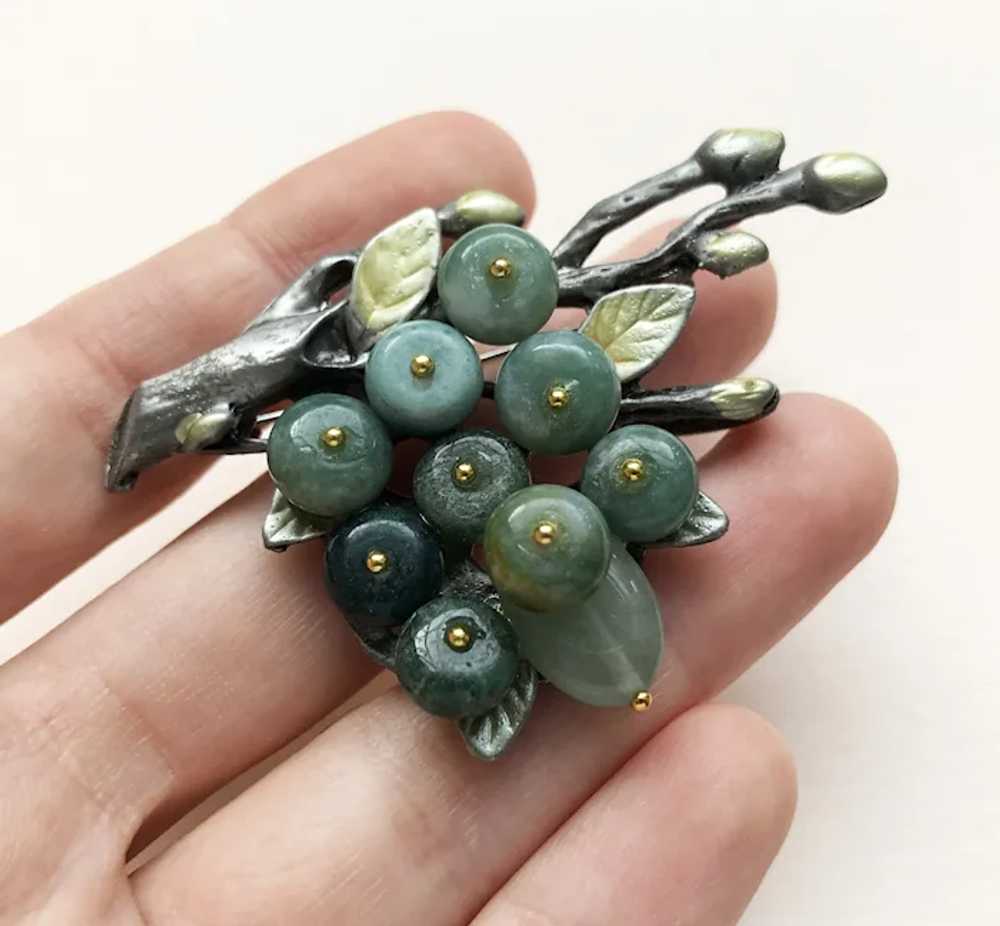 Green agate berries brooch silver tone, stone lea… - image 7