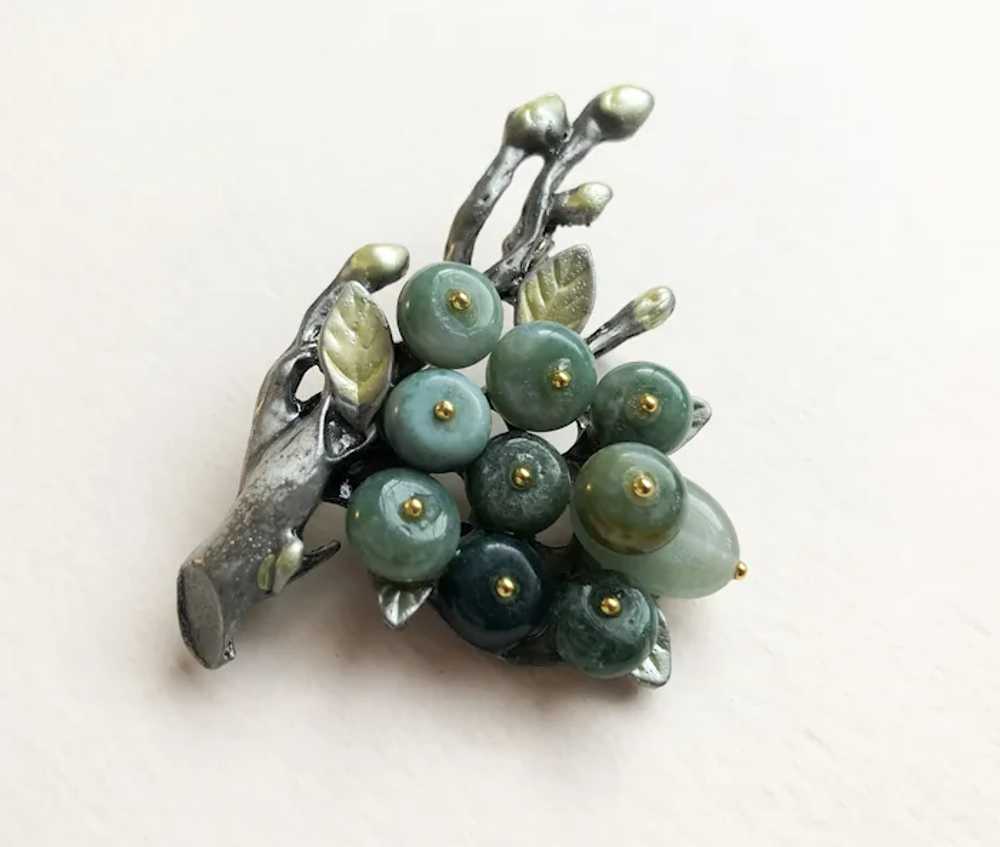 Green agate berries brooch silver tone, stone lea… - image 8