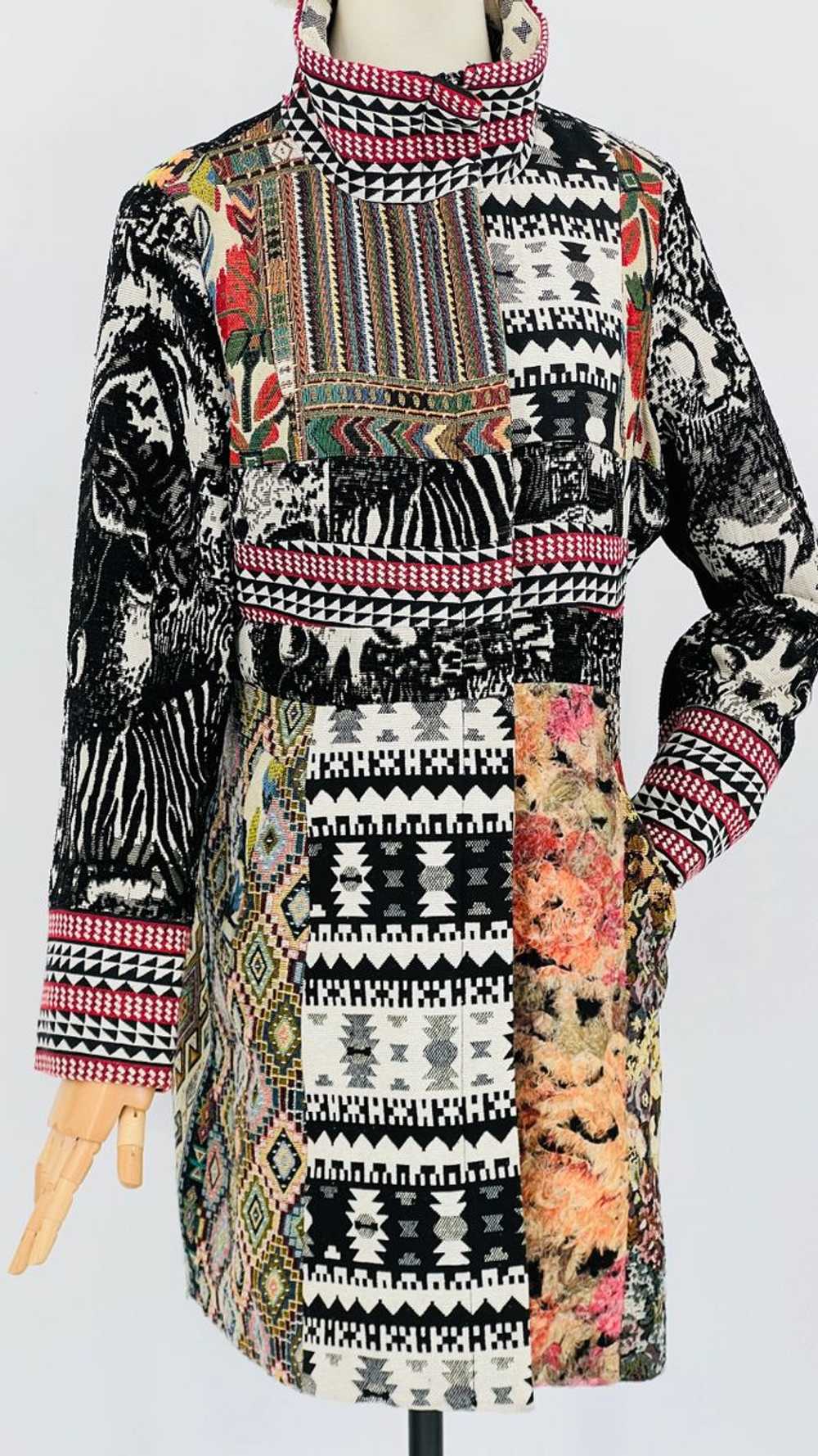 Modern London Muse Tapestry Zip up Jacket - image 9