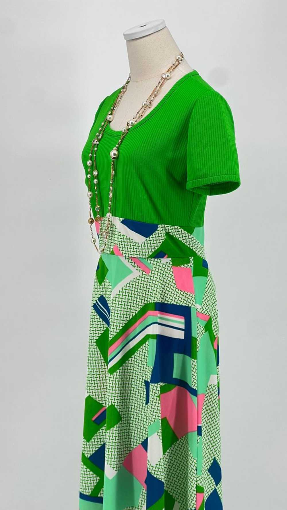 1970's Leslie Fay Green Bodice and Multi Color Sk… - image 8
