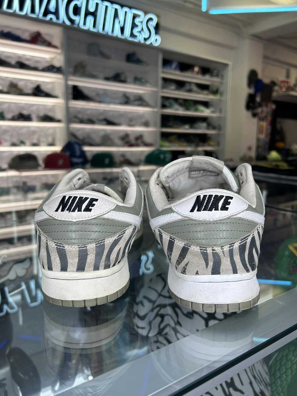 dunk low daktari
