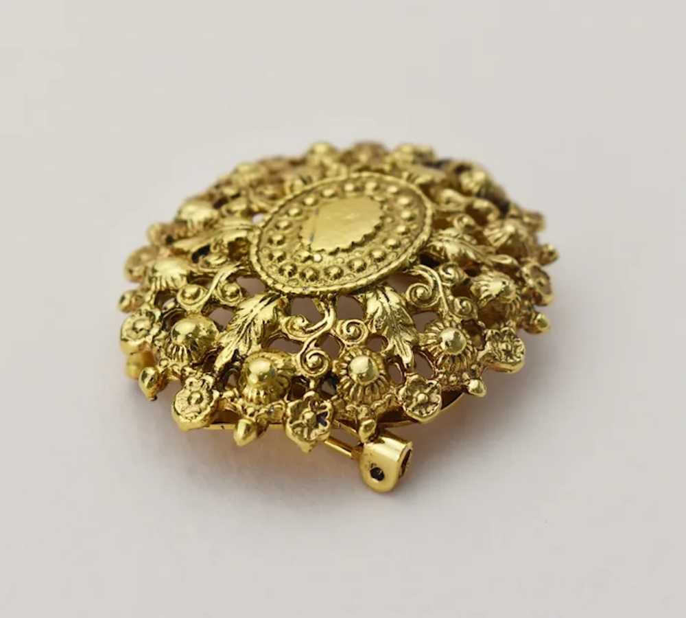 Quirky circle brooch gold tone, large fancy oval … - image 4
