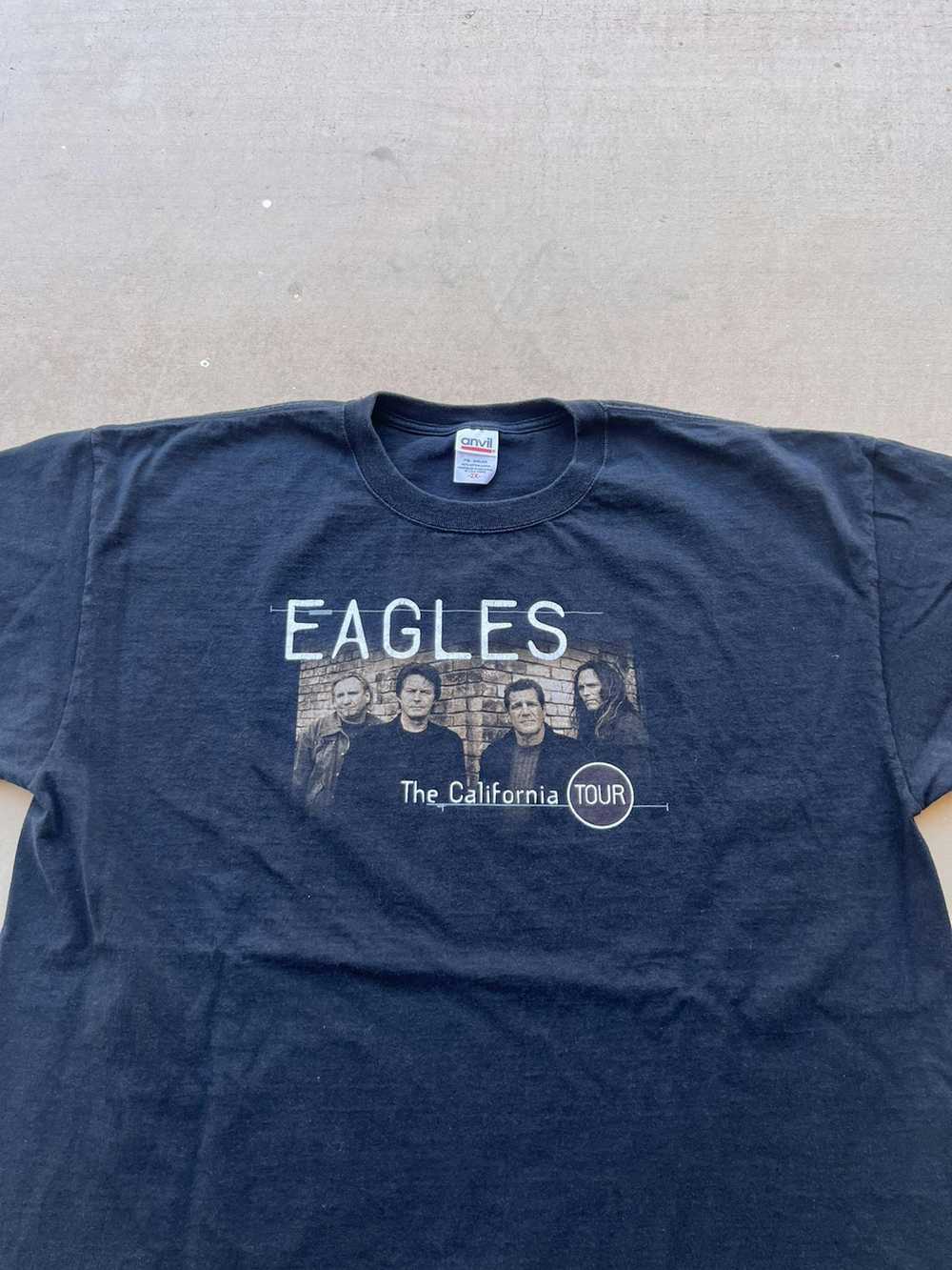 Hype × Streetwear × Vintage Vintage 2005 Eagles T… - image 2