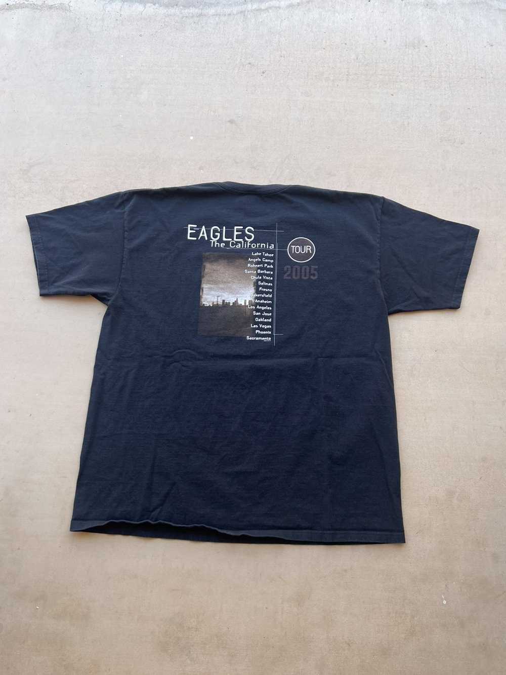 Hype × Streetwear × Vintage Vintage 2005 Eagles T… - image 3