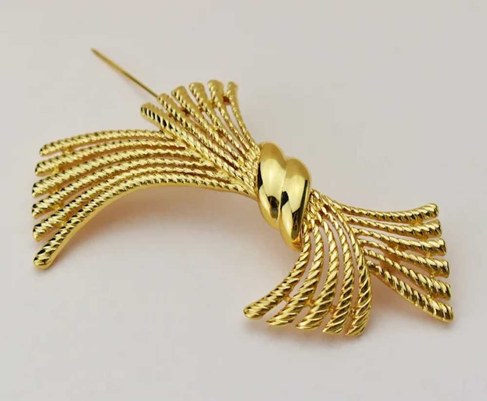 Large bow brooch gold, elegant basic lapel pin - image 5