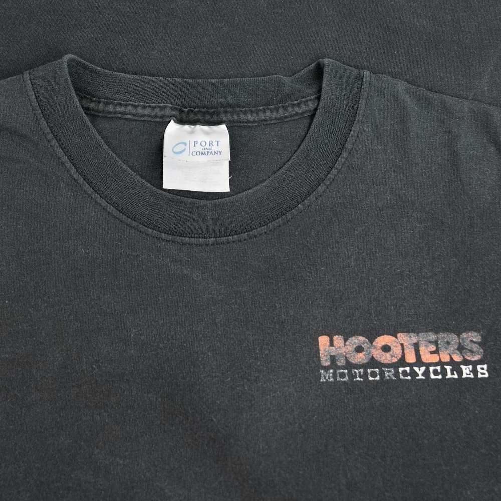 Vintage Vintage 2005 Hooters Motorcycles Tee Shirt - image 3