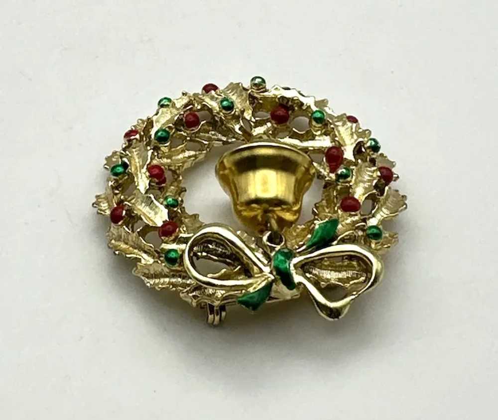 Red and Green Enamel on Goldtone Christmas Wreath… - image 7