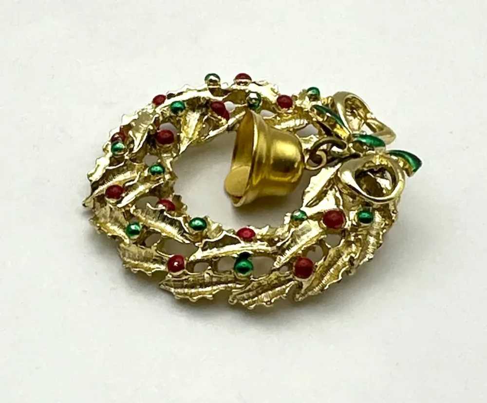 Red and Green Enamel on Goldtone Christmas Wreath… - image 8