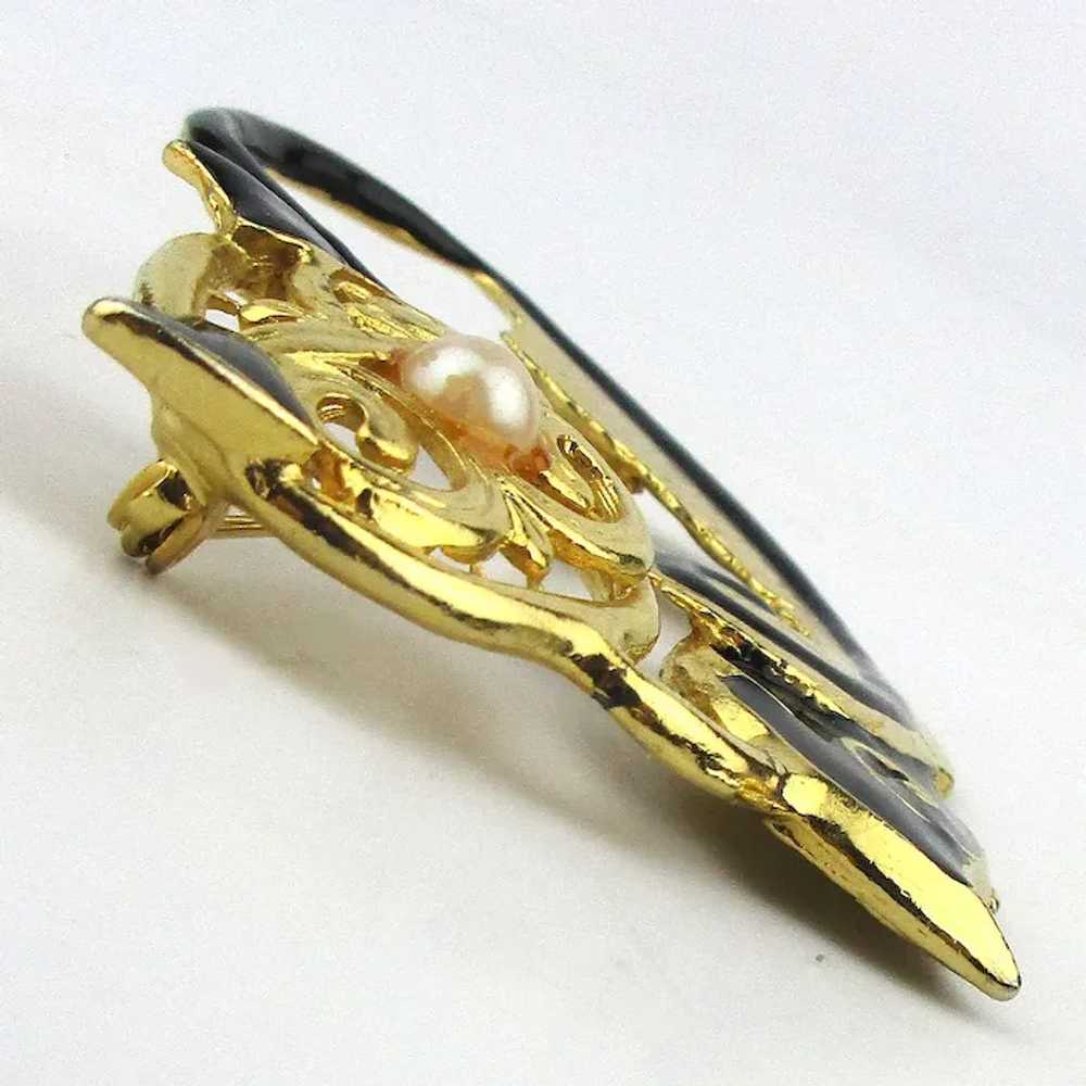 Enamel on Gilt Cool Cat Pin w/ Feather Tail Pearl… - image 2