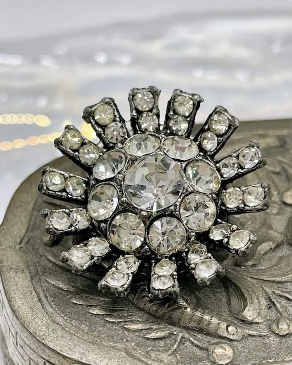 Art Deco Austrian crystal sunburst flower brooch … - image 3