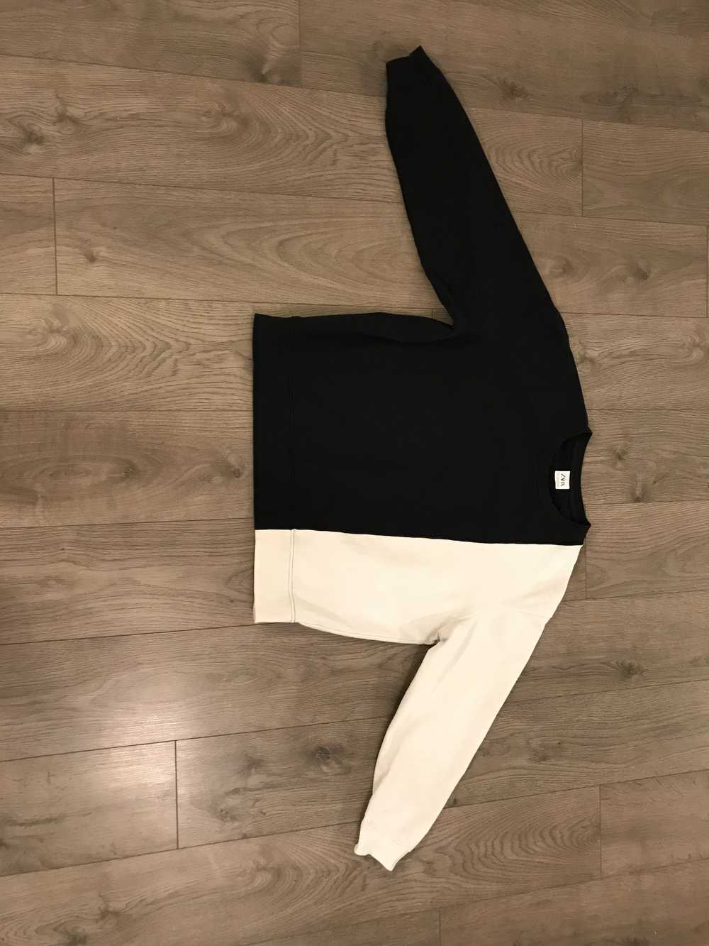 Zara Classic Black and White Colorblock Sweatshirt - image 2