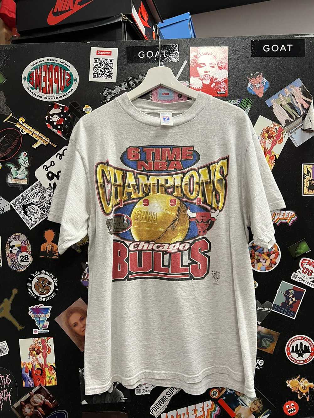 Chicago Bulls × Logo 7 × Vintage Vintage NBA Fina… - image 1