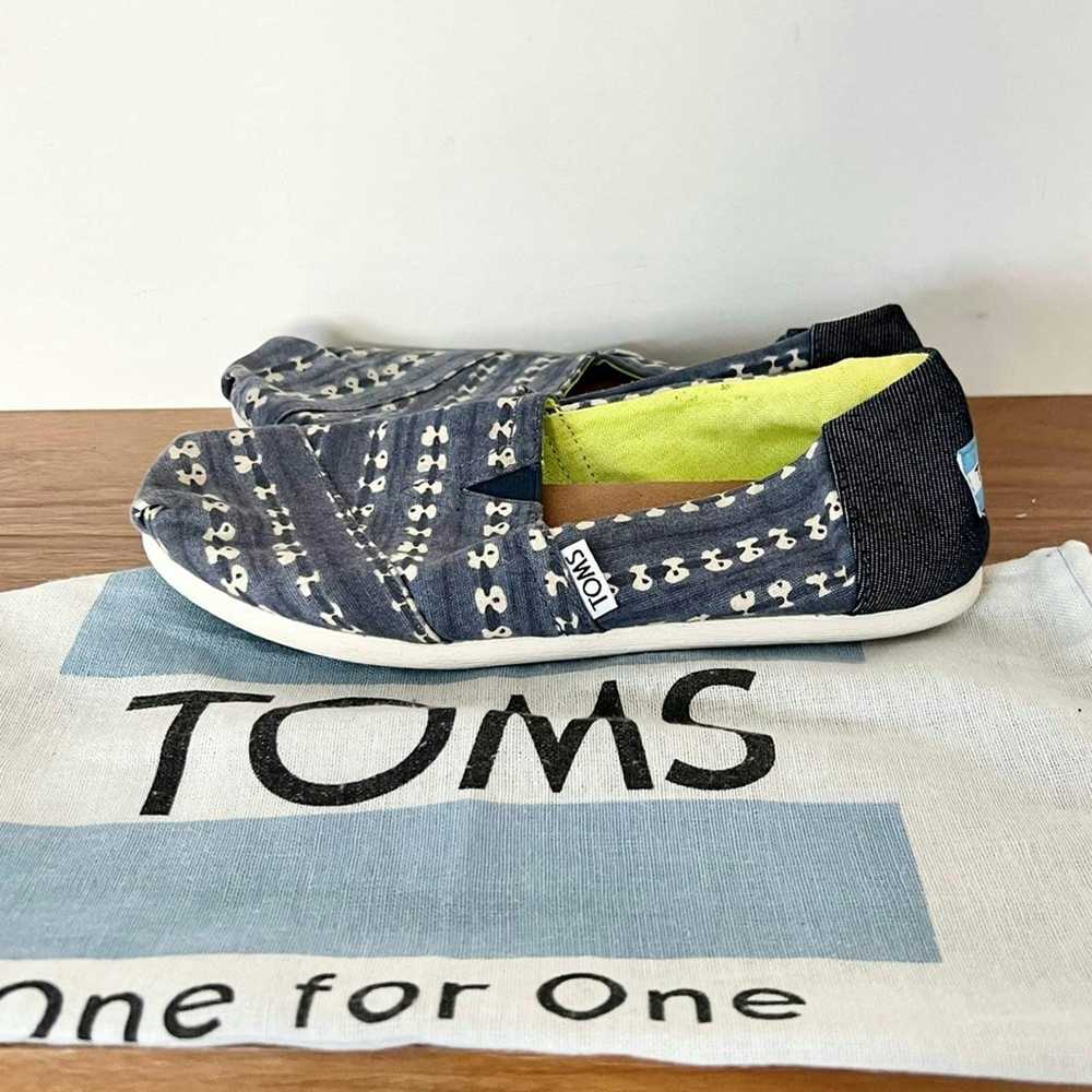 Toms Toms shoes blue white pattern with dust bag … - image 1