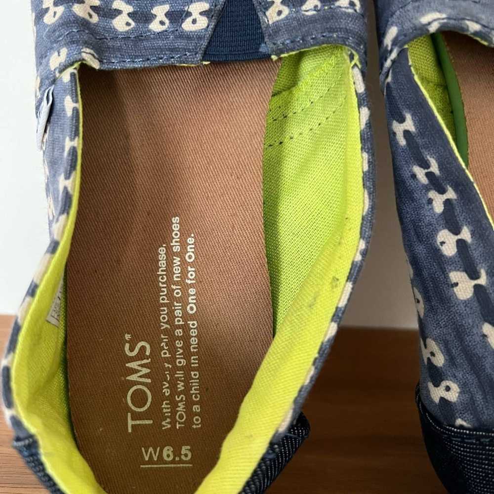 Toms Toms shoes blue white pattern with dust bag … - image 5
