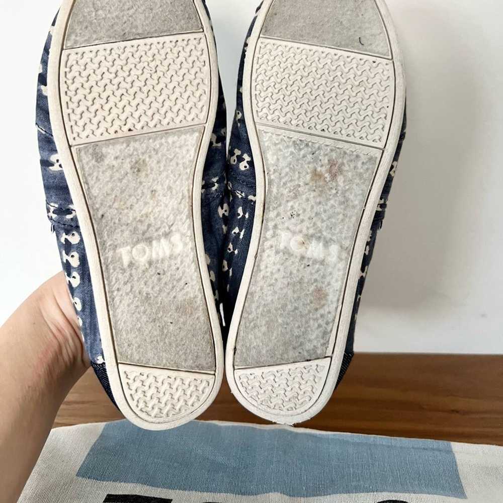 Toms Toms shoes blue white pattern with dust bag … - image 6