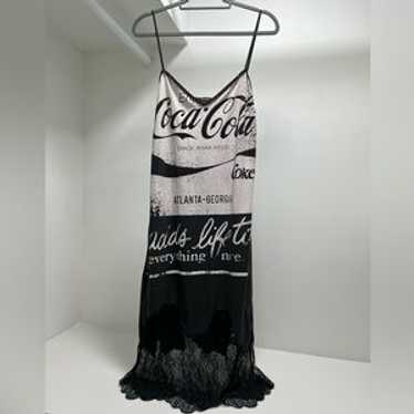 PINKO ブラックTシャツ Coca-Cola 限定ビジュー OO51 PINKO ブラックTシャツ Coca-Cola 限定ビジュー OO51