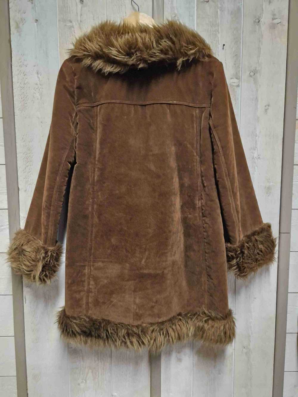 Faux fur coat - Faux fur coat, glossy brown suede… - image 5