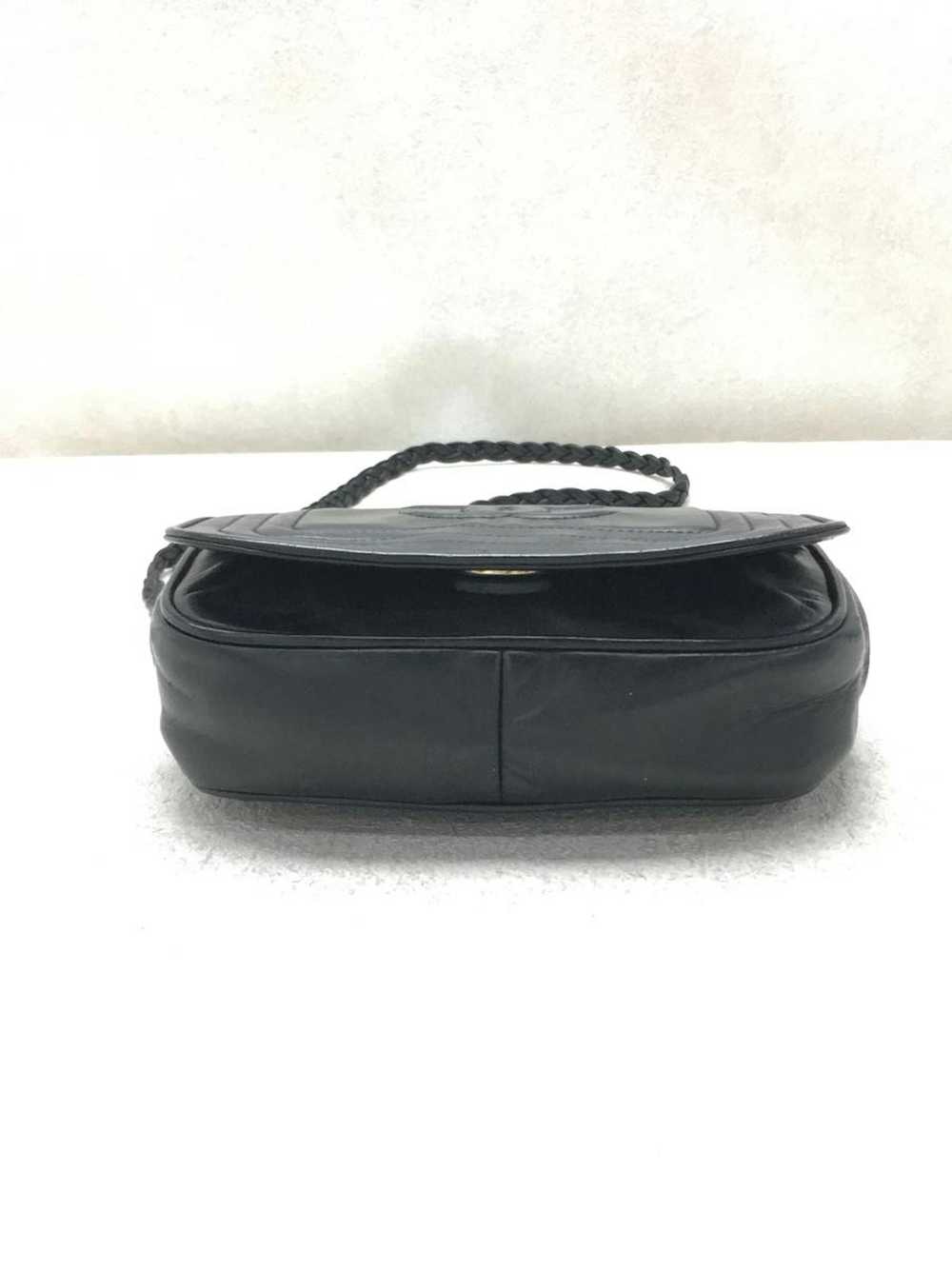 Chanel Chanel Leather Shoulder Bag - image 4