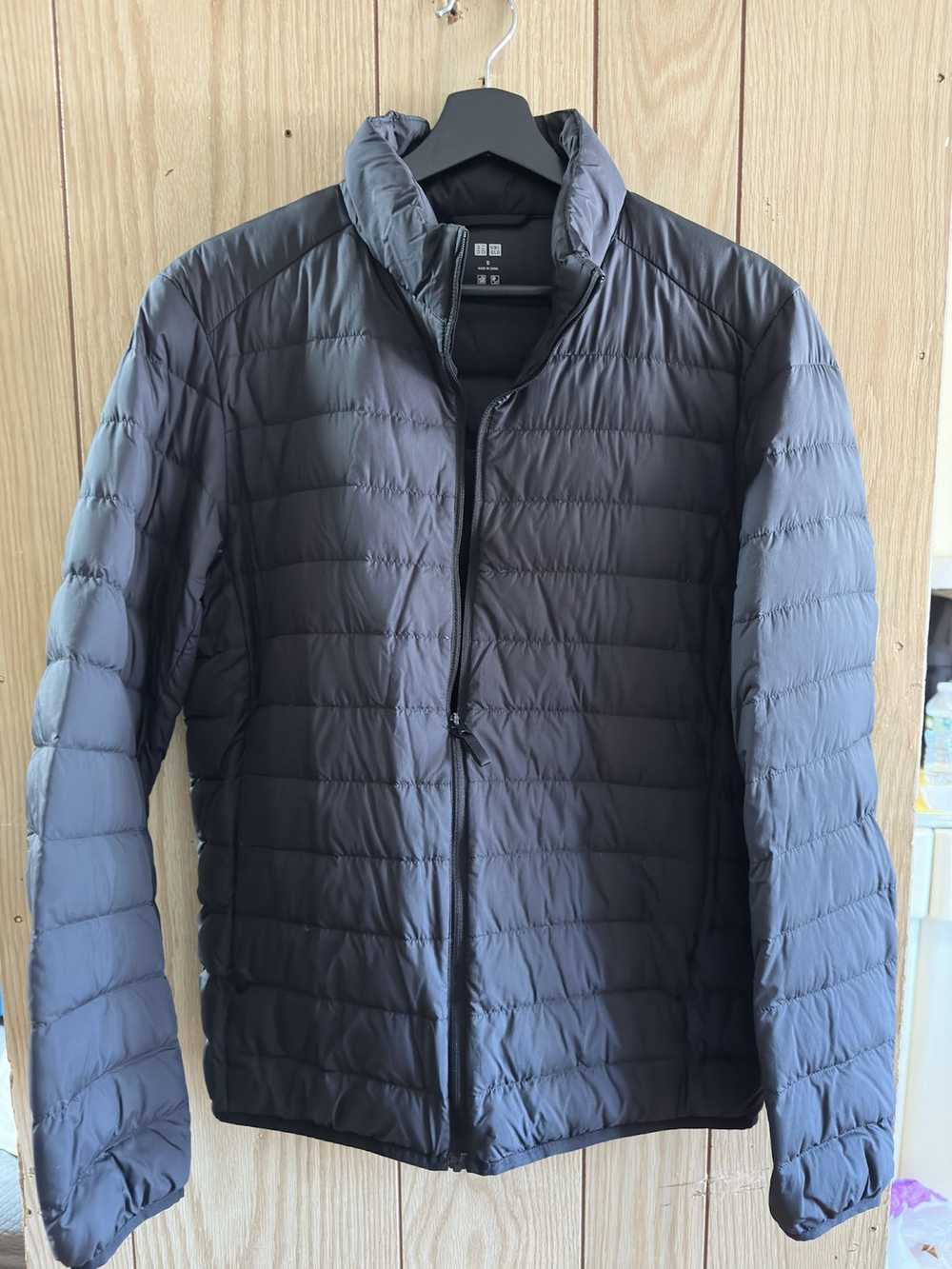 Uniqlo Black puffer jacket - Gem