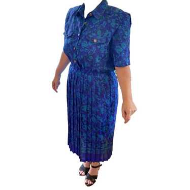 Unkwn Vintage Leslie Fay Large Blue Floral Cottag… - image 1