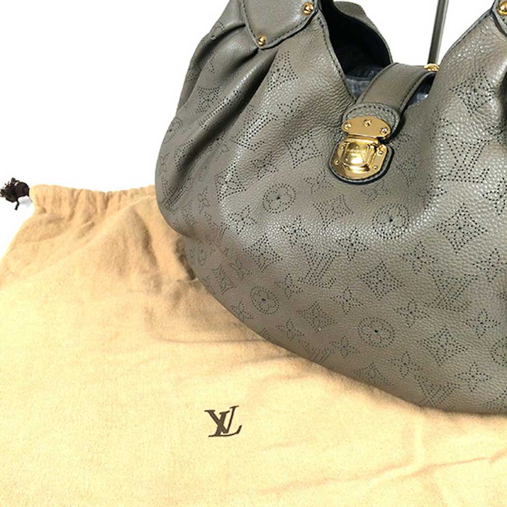 Louis Vuitton Louis Vuitton Mahina XL Griele Shou… - image 8