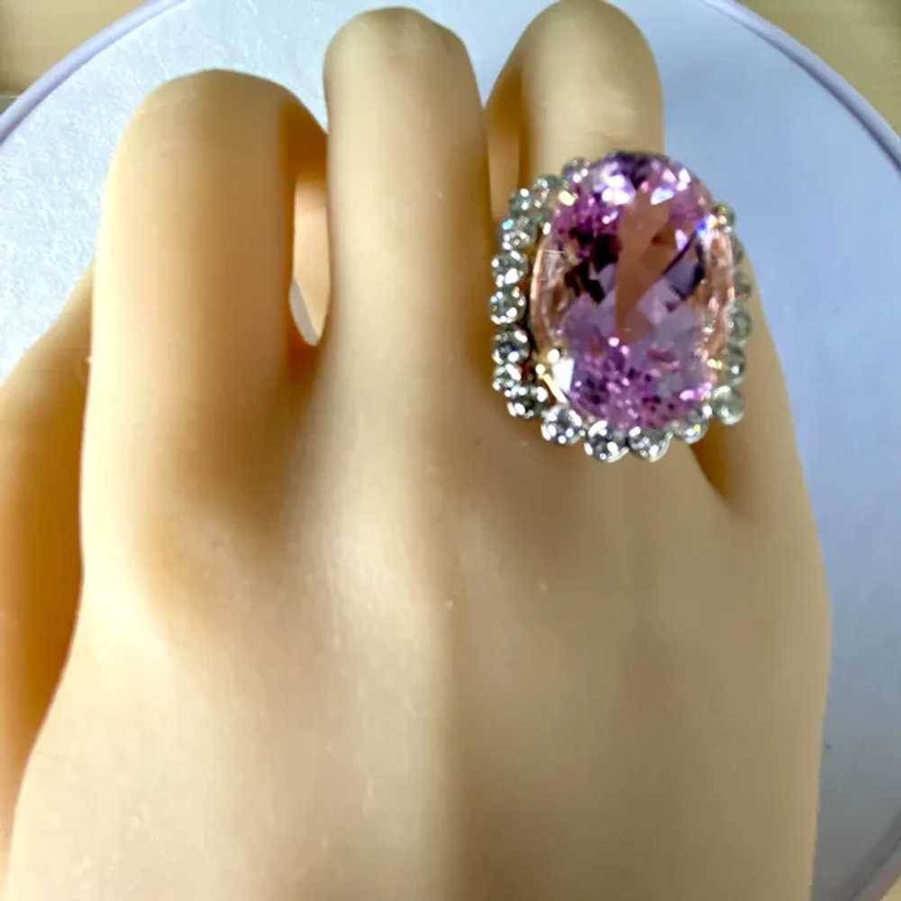 Kunzite 28.14 Diamond 1.60 Carat 18 Karat Gold 75… - image 2