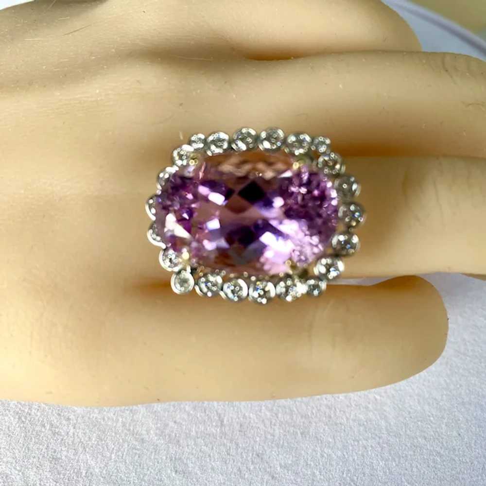 Kunzite 28.14 Diamond 1.60 Carat 18 Karat Gold 75… - image 3