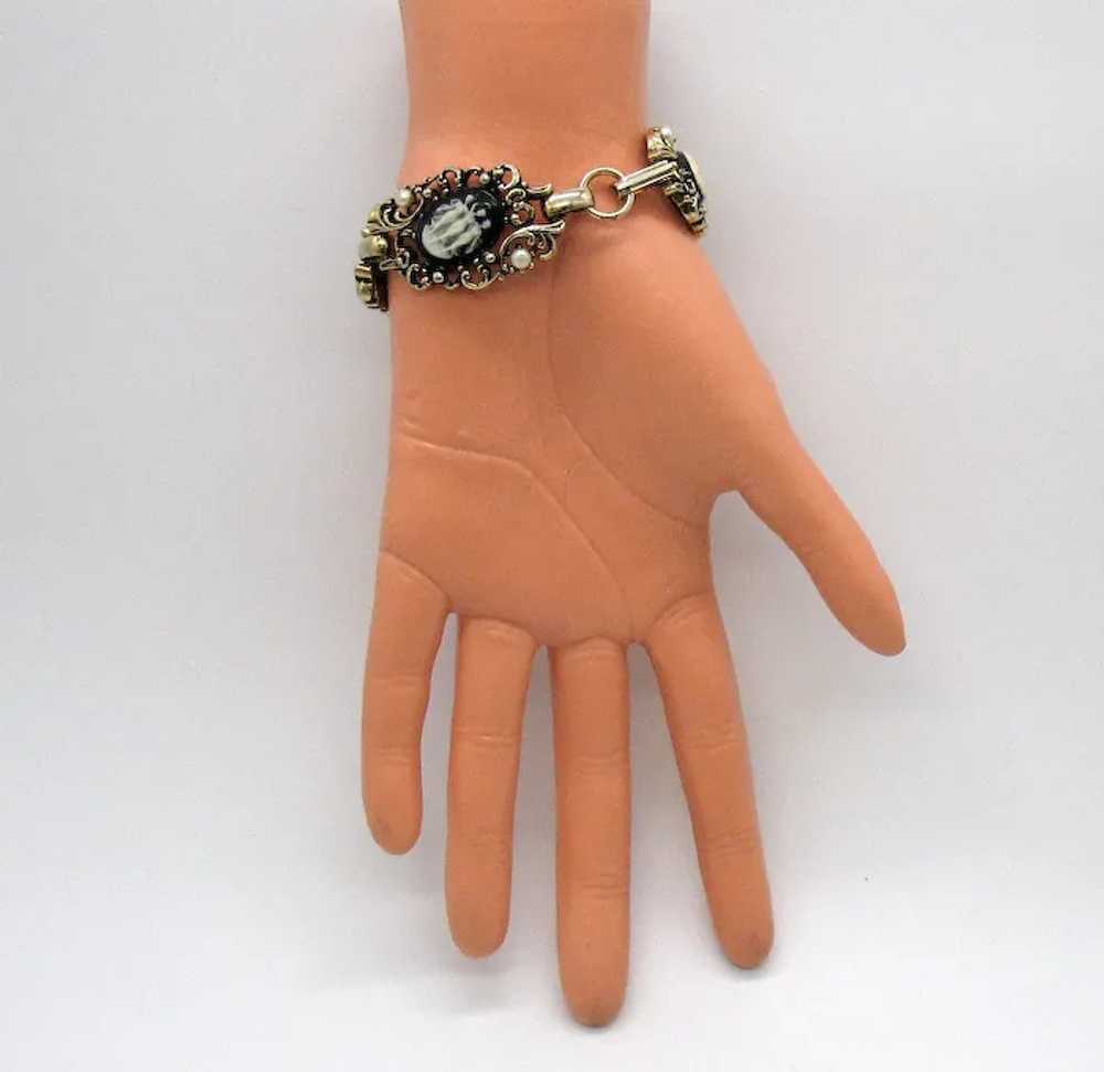 Pretty Vintage Molded Plastic Cameo Link Costume … - image 5