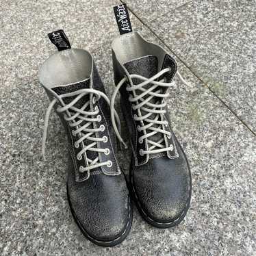 Dr martens hot sale cristal suede