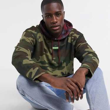 Camo levis deals hoodie