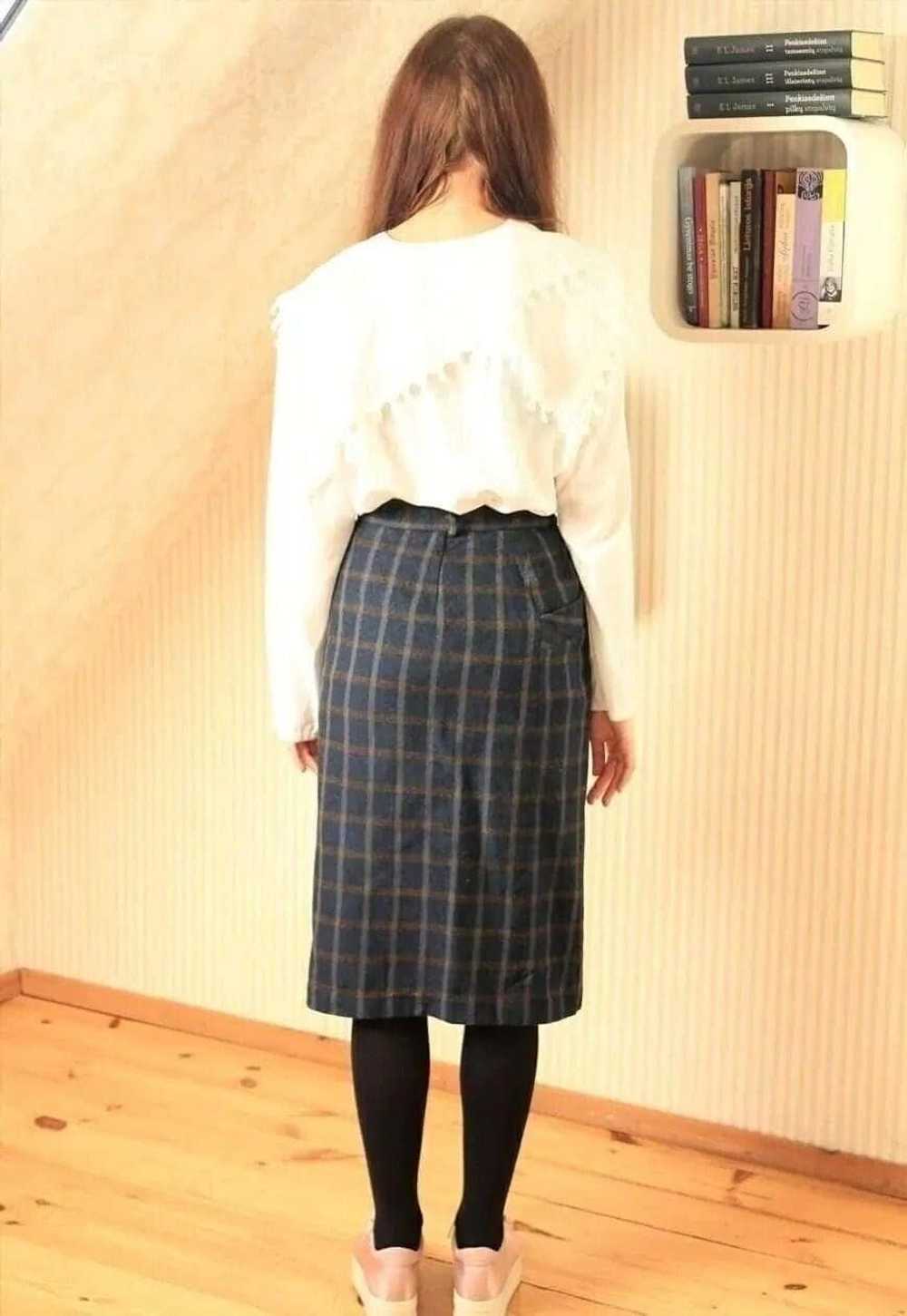 Navy brown checked wool skirt - image 3
