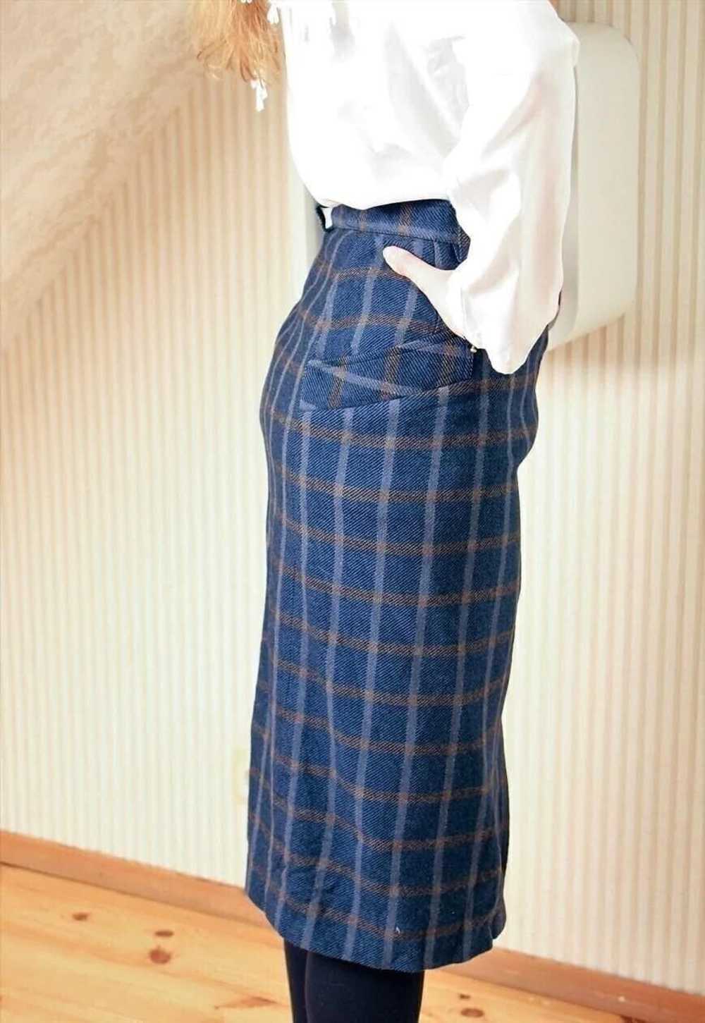 Navy brown checked wool skirt - image 4