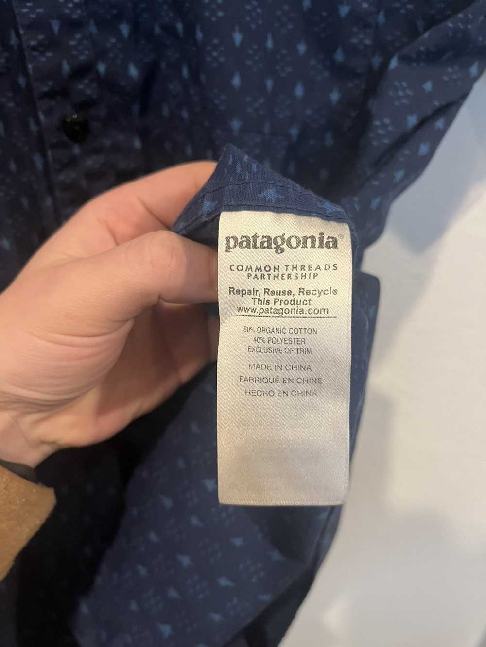 Patagonia Men's Patagonia Organic Cotton Blend Sh… - image 4